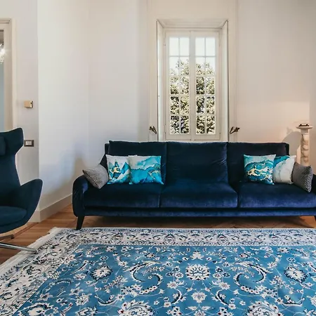 The Queen's - Candela Apartment *