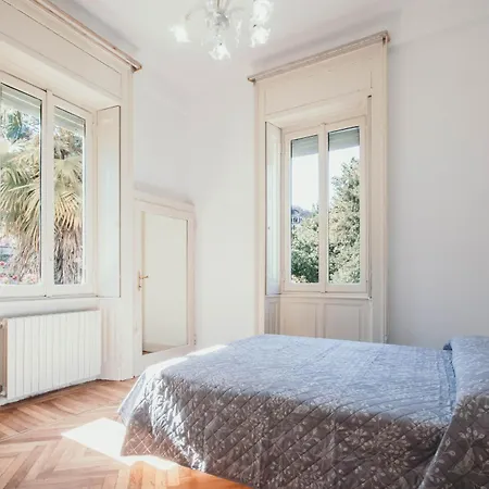 The Queen's - Candela Stresa