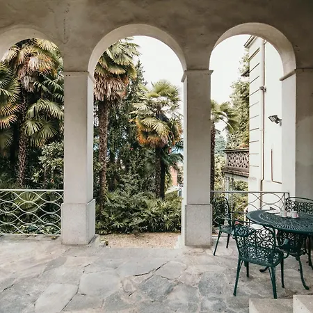 The Queen's - Candela *