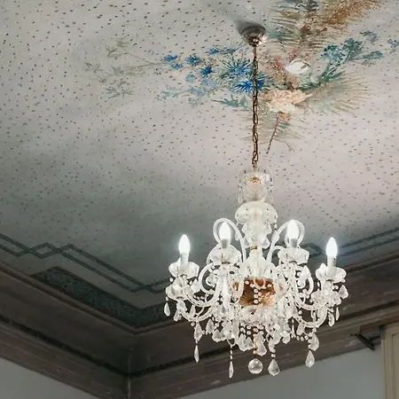 The Queen's - Candela Apartment *