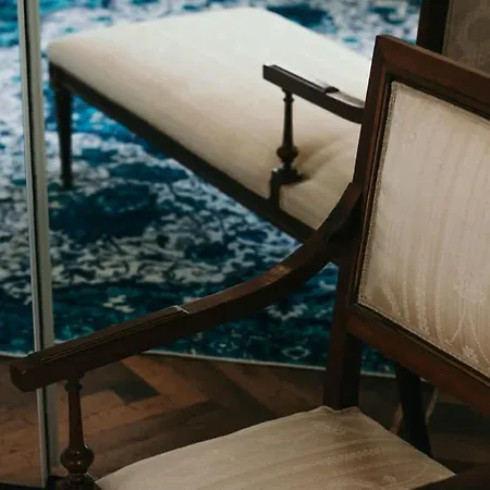 The Queen's - Candela Apartment